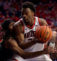 Arizona center Tobe Awaka signs on to play again for Wildcats next season