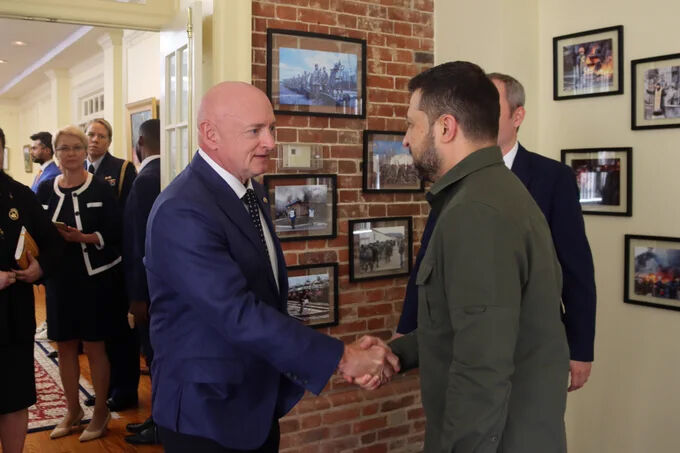 Sen. Mark Kelly and President Zelenskyy