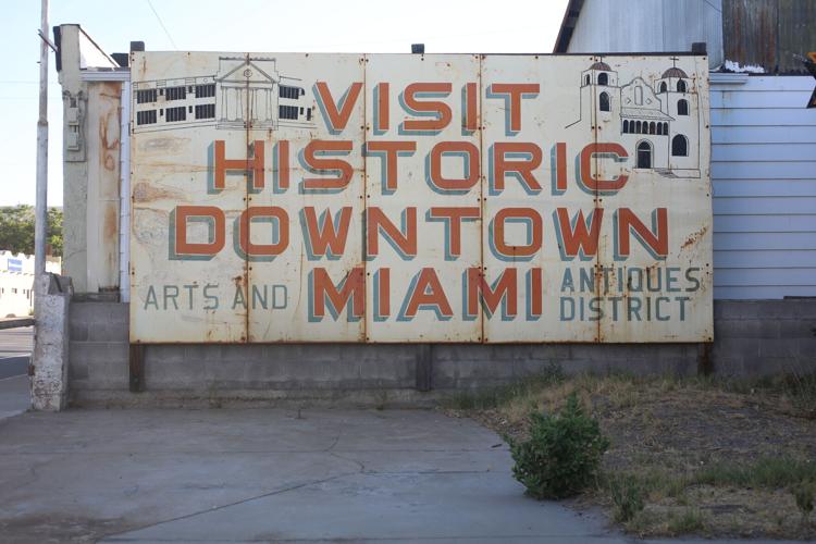 historic downtown miami sign.JPG