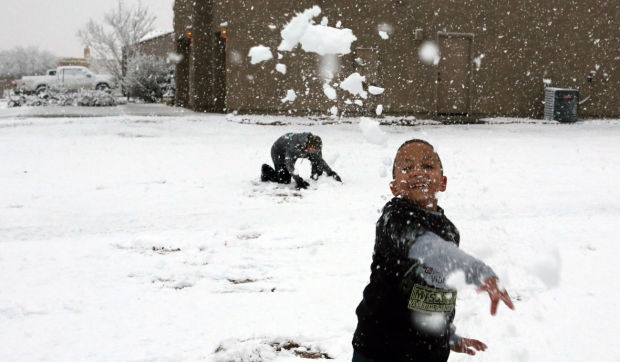 Snow falling near Tucson