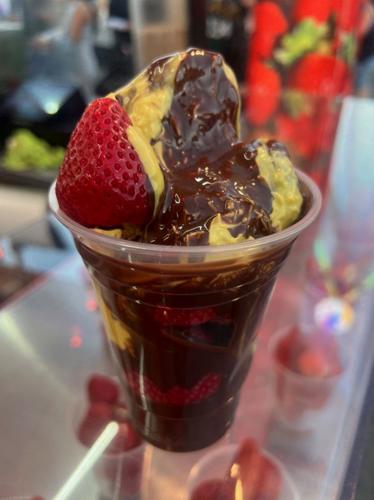 Dubai Chocolate Strawberry Cup