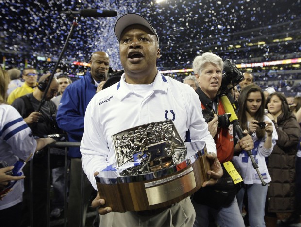 Manning, young receivers drive Colts' comeback win   