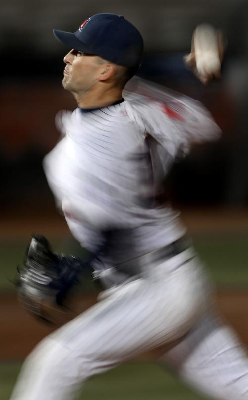 060421-tuc-spt-uabaseball-p1