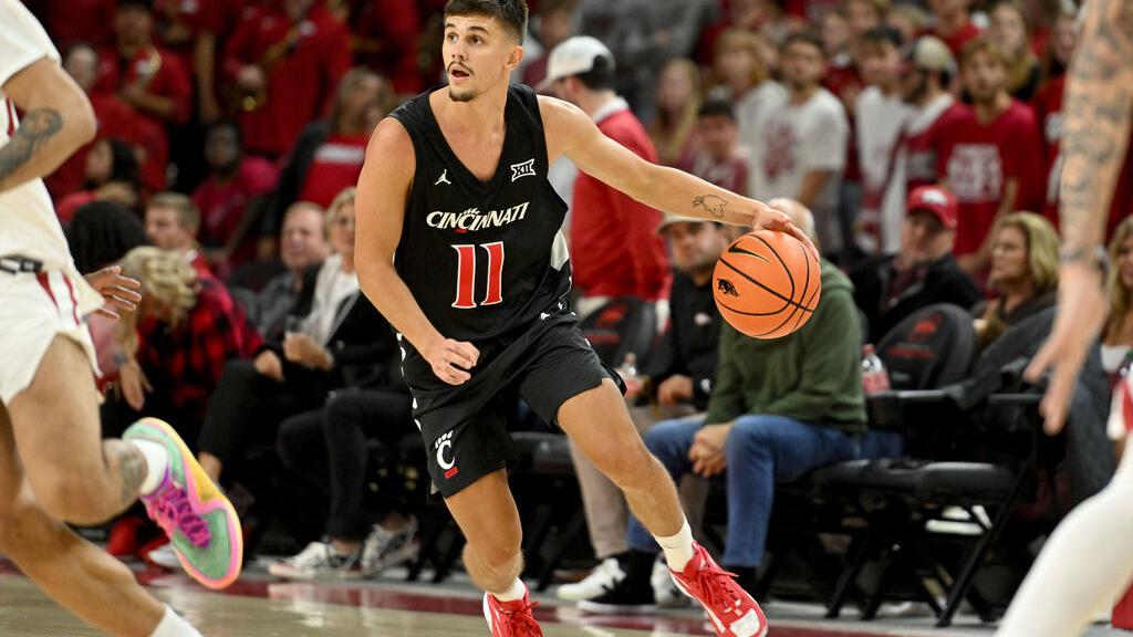 Cincinnati's Kerr Kriisa returns to where his long college basketball journey started