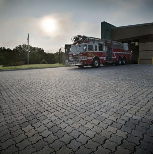 Can I Put Heavy Water Tanks on Top of Concrete Pavers?