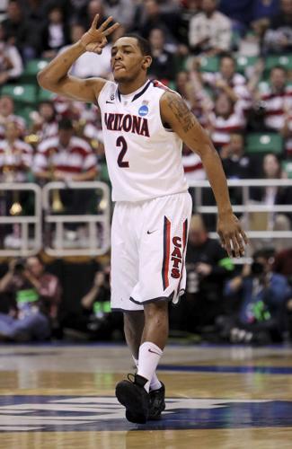 NCAA tournament West Region: No. 6 Arizona 74, No. 14 Harvard 51: Another day at beach    