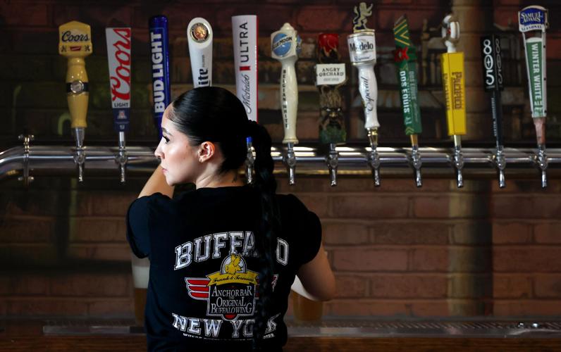 Anchor Bar opens in Tucson