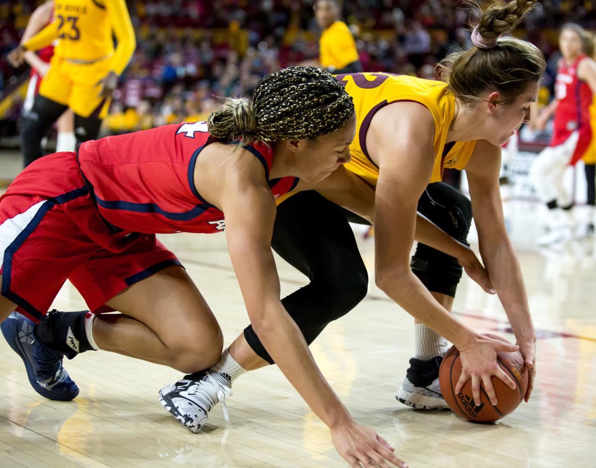 No 18 Arizona Stays Unbeaten With Physical 58 53 Win At Asu In