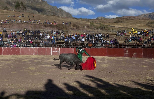 Toreros europeos en crisis van al Perú rural    