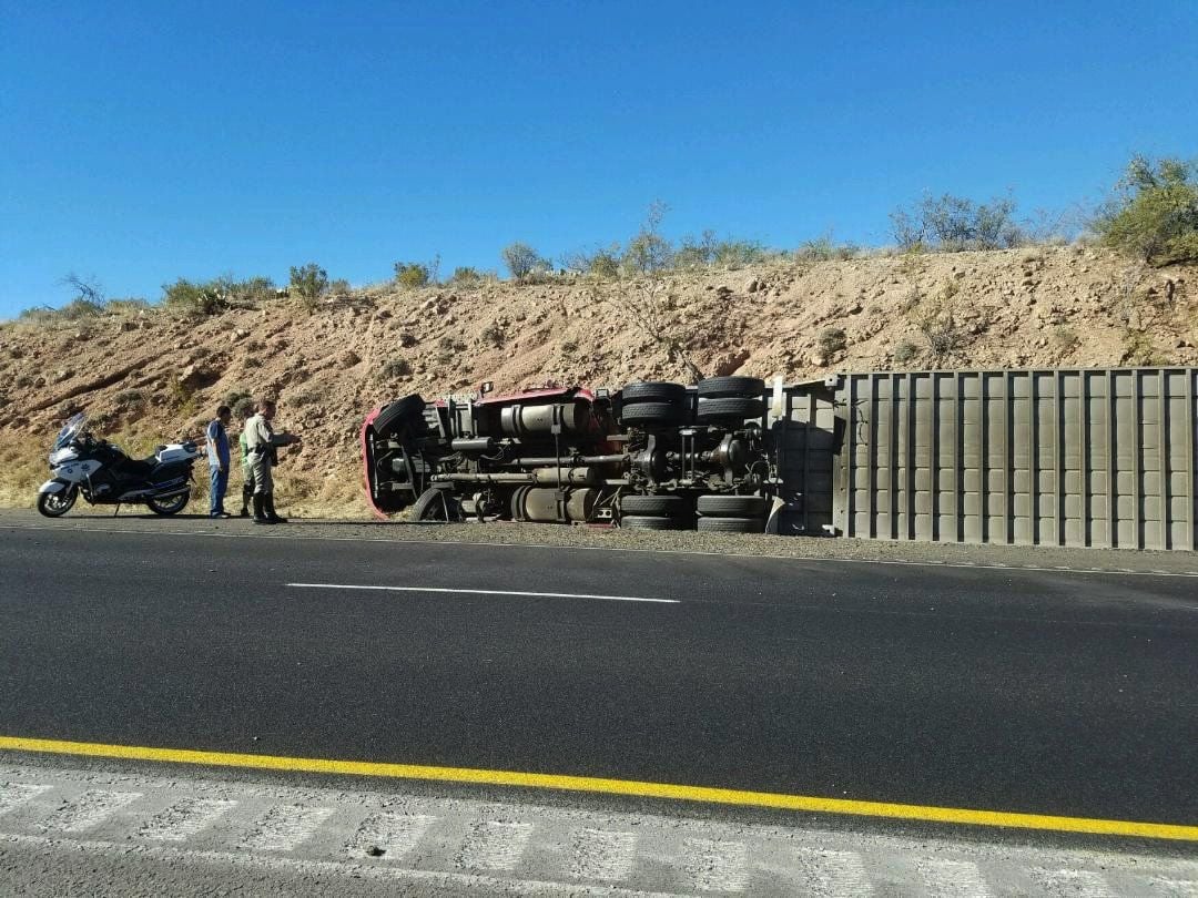 EB I-10 east of Tucson is re-opened after cattle truck accident