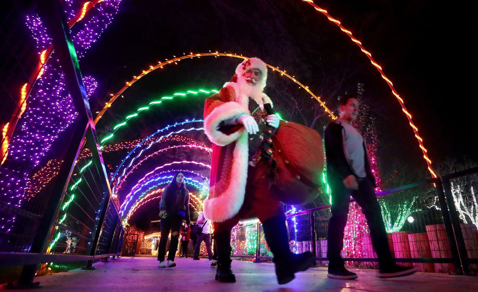 Things to do this weekend markets tamales lights to do