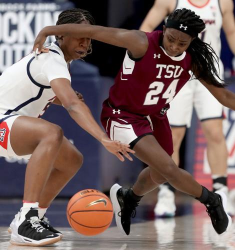 111721-tuc-spt-uawomenshoops-p3