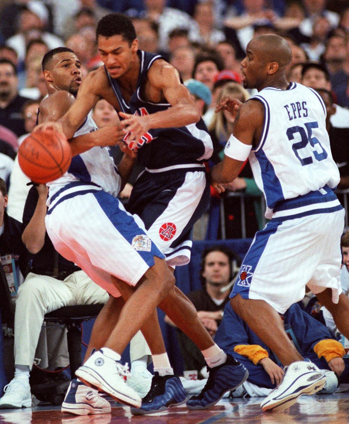 Photos Arizona Vs Kentucky In The 1997 Ncaa Championship Game Arizona Wildcats Basketball Tucson Com