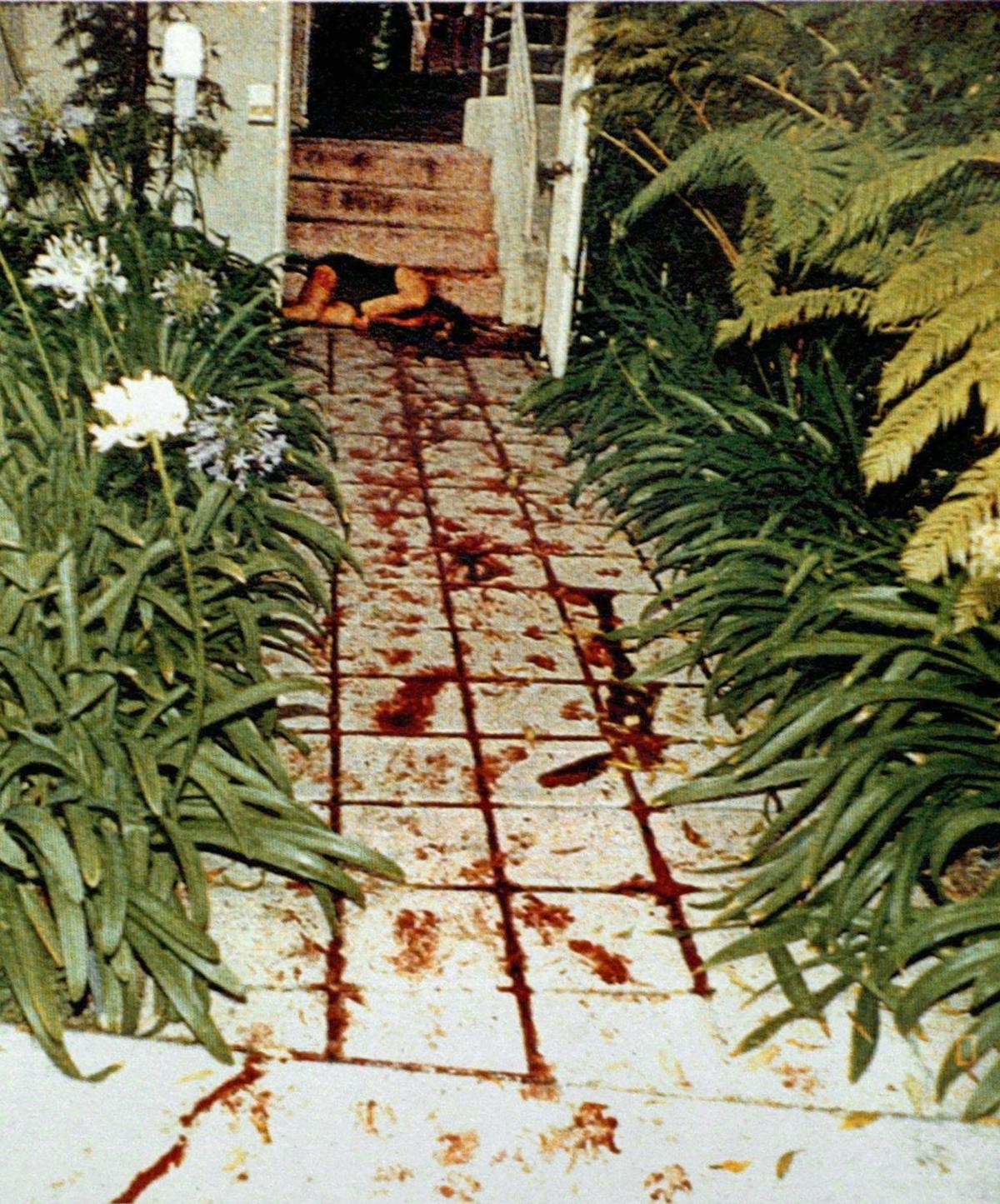 crime scene photos nicole brown simpson