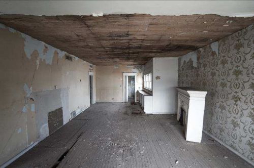 1409 East Broadway, interior