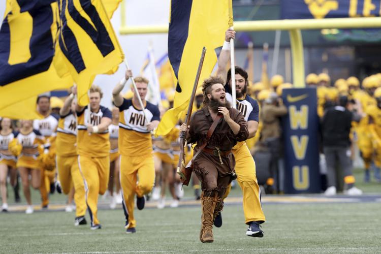 081624-tuc-spt-blitz-wvu-hansen-P1