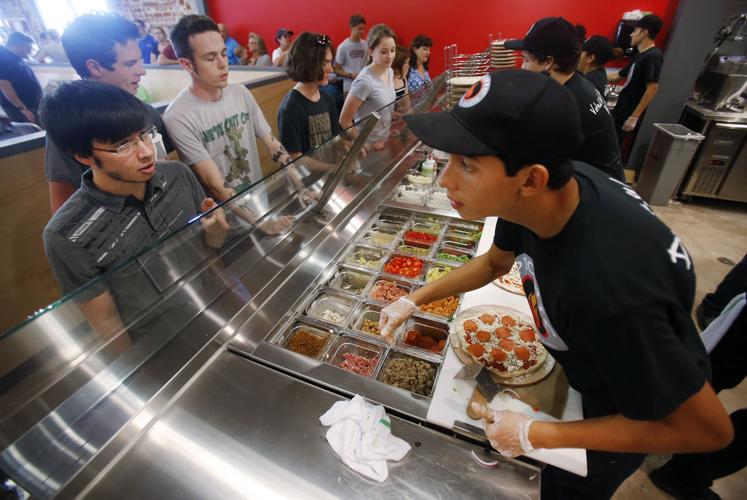 Pionic Pizza grand opening