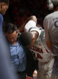 Arizona Wildcats lose forward Ray Smith in blowout win over College of Idaho