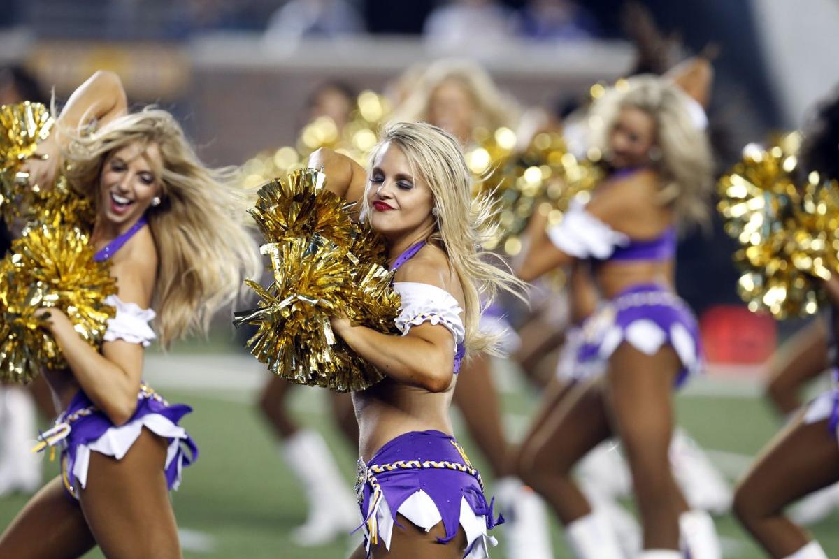 Minnesota Vikings Cheerleader's New Summer Uniform