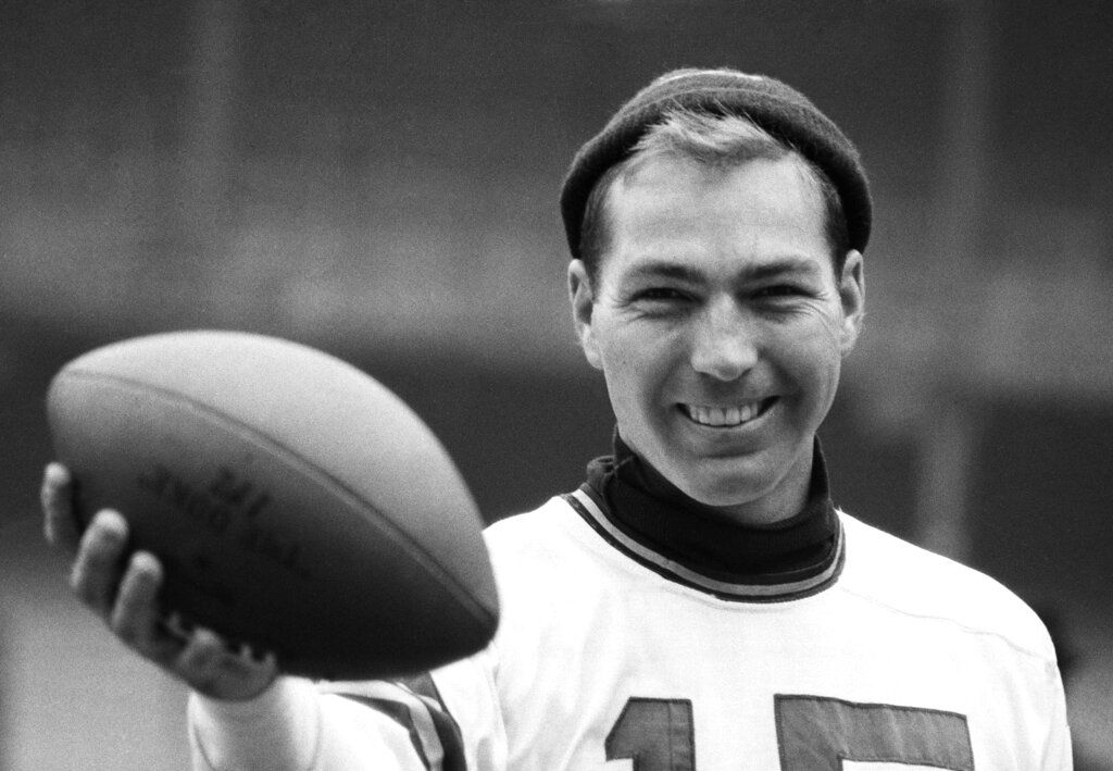 Zeke Bratkowski, valuable Lombardi-era backup QB, dies at 88