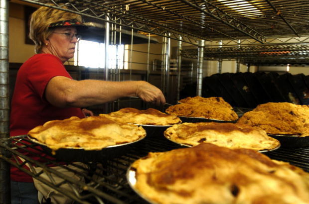 APPLE ANNIE'S ORCHARD