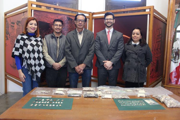 Columna del cónsul flechas de piedra