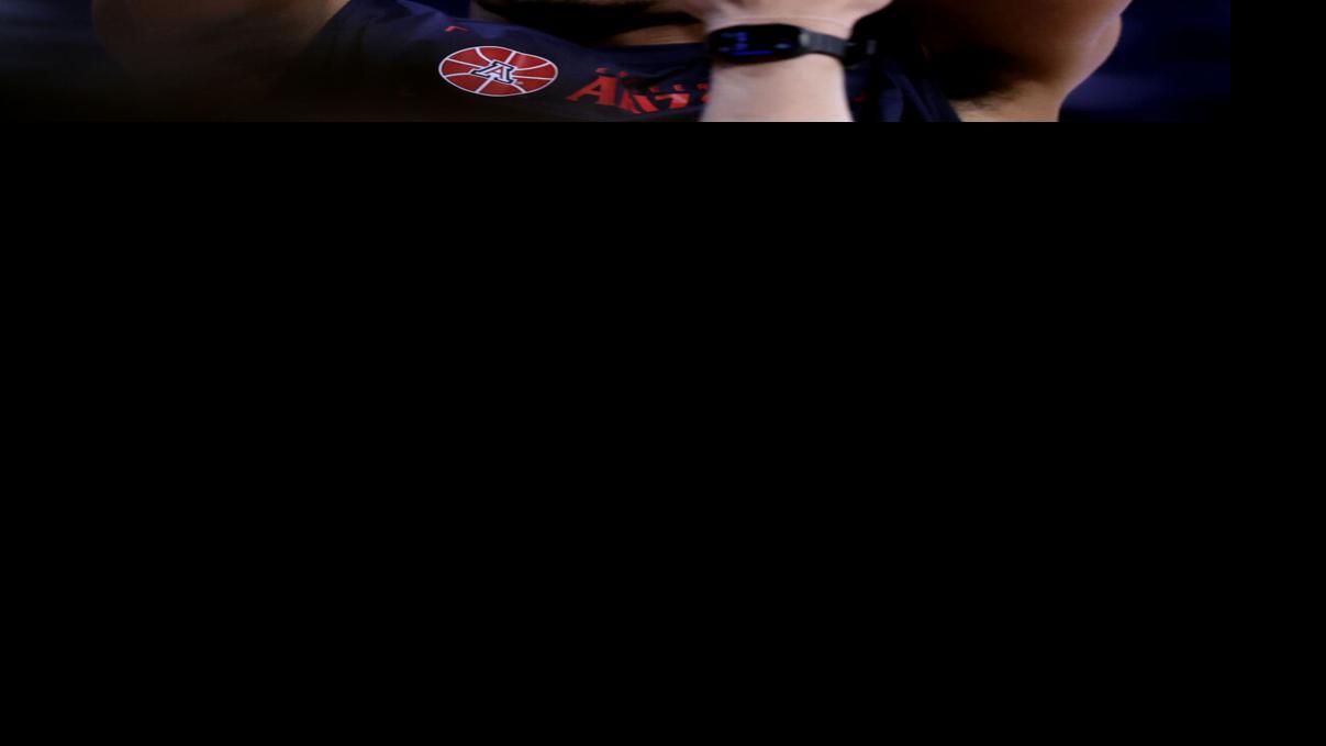 After going on early 19-0 run, Arizona takes 39-28 hafltime lead over Kansas