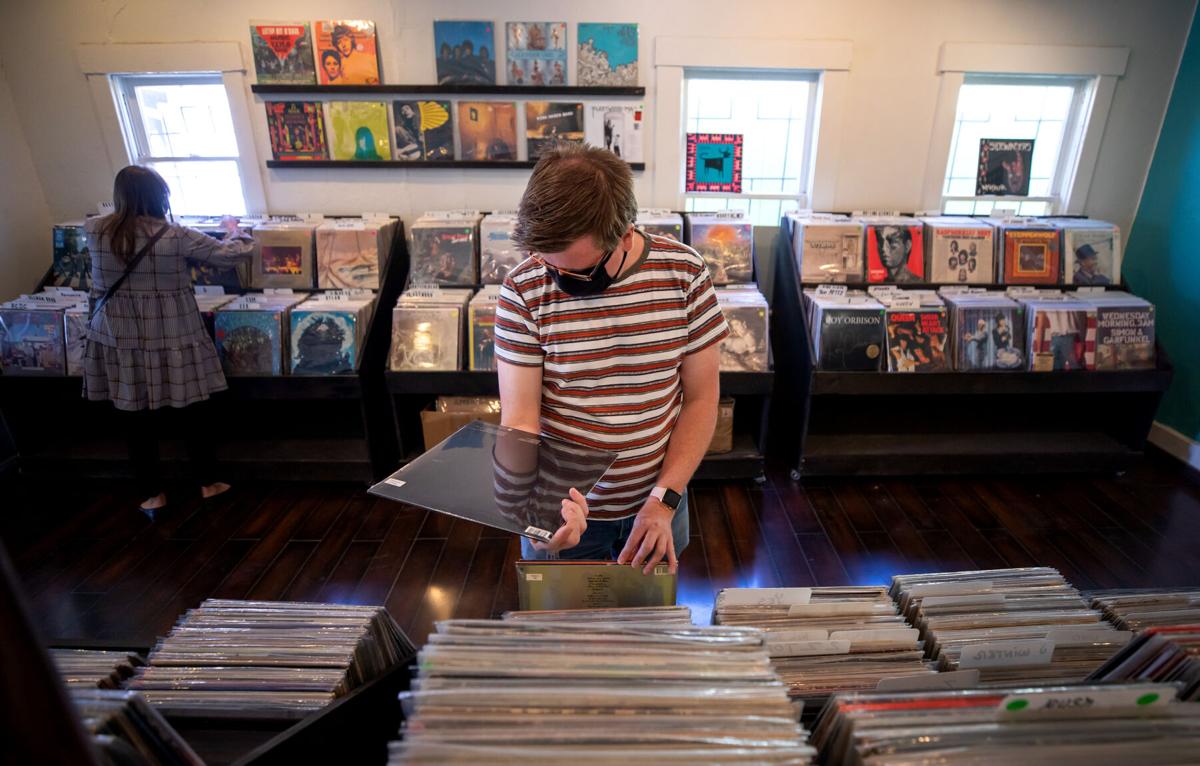 Vinyl is back: 5 Tucson shops to pick up records of all genres tucson