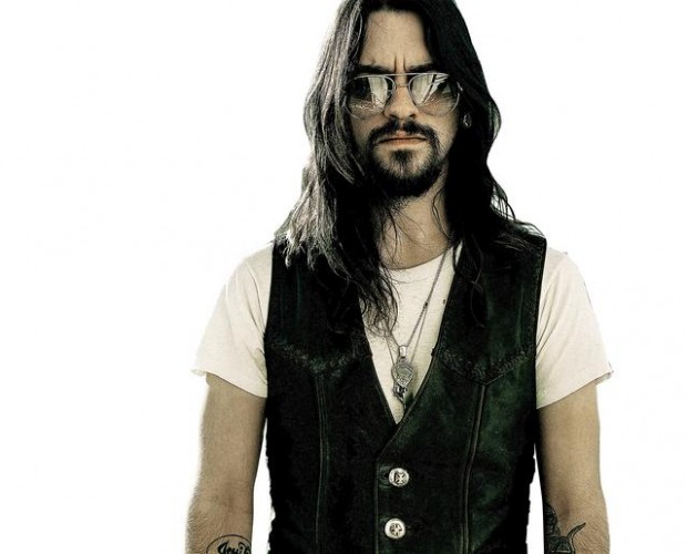 Rocker embraces change  