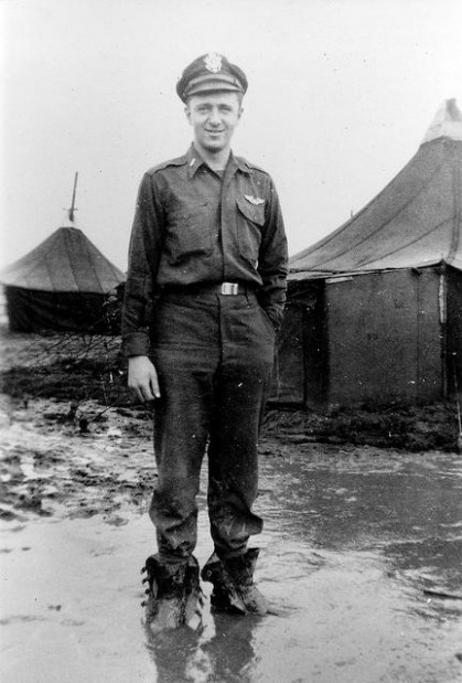 Bonnie Henry: WWII bomber crew's link unbroken  