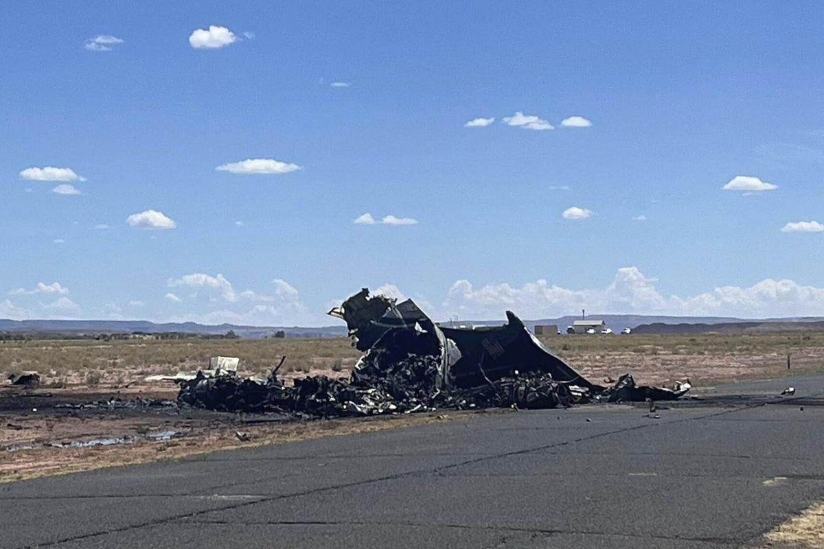 4 killed in Arizona medical transport plane crash