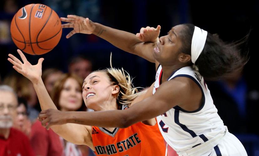 032219-spt-ua womens hoops-p5.jpg