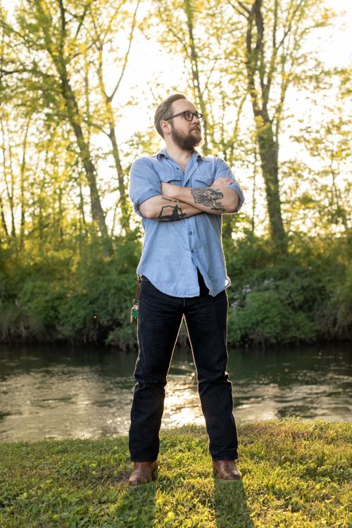 Old man guitar music