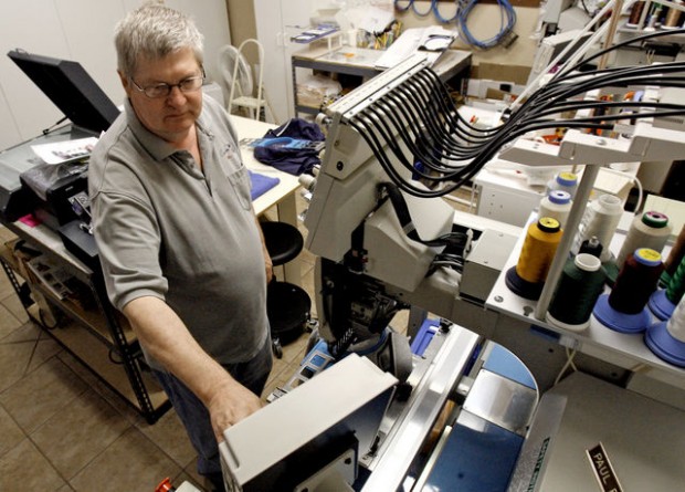 Custom engraving business wins award  