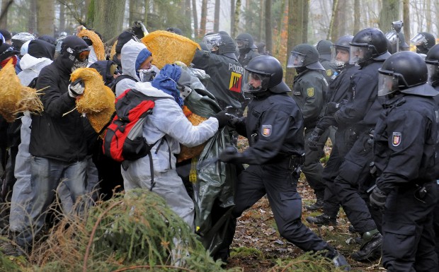 New clashes over nuke shipment   