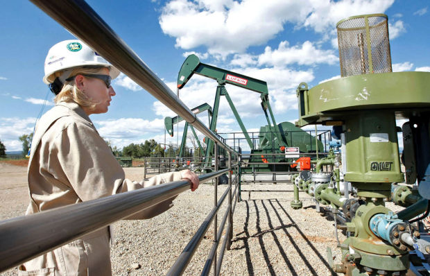 EPA lowers gas leak effect, climate harm from fracking    