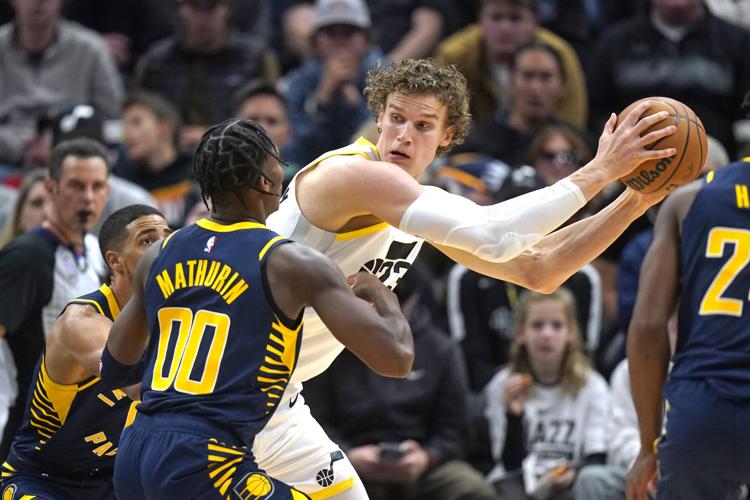 120422-tuc-spt-uabk-p1