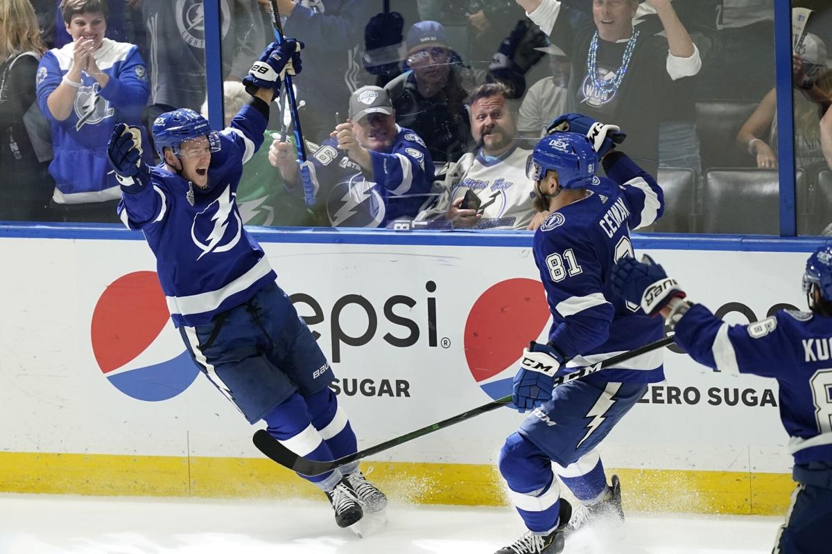 Lightning finish off Canadiens to capture second straight Stanley