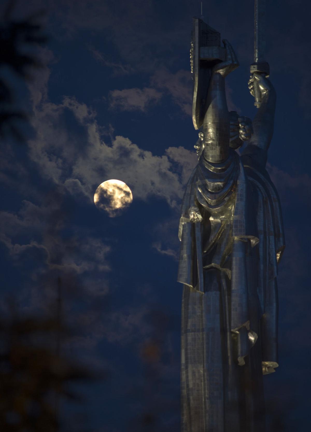 Supermoon around the world