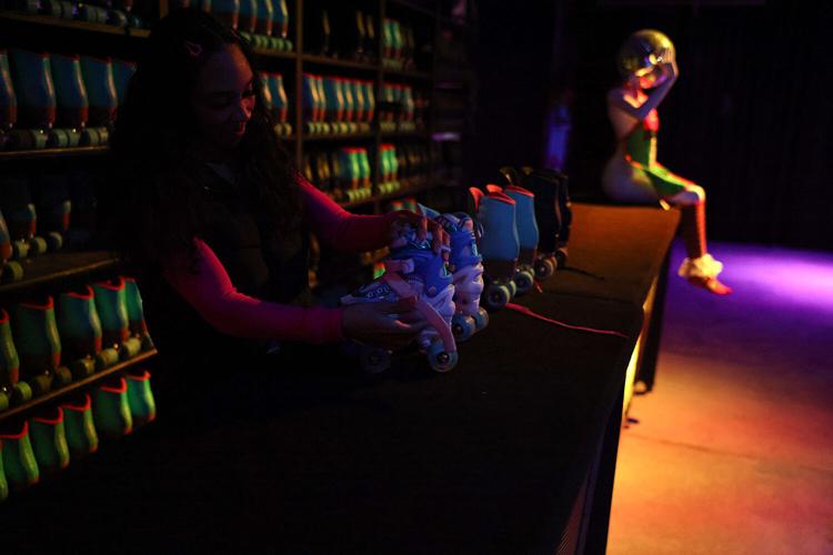 Roller skating resurgence sparks interest in Arizona rinks