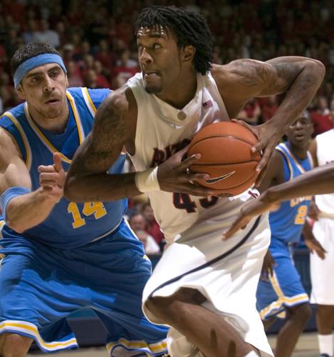 Jordan Hill, Lorenzo Mata-Real