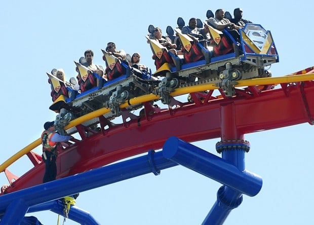 Six Flags says mechanics didn t cause coaster to stall