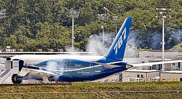 Boeing 787 first-flight target date is delayed  