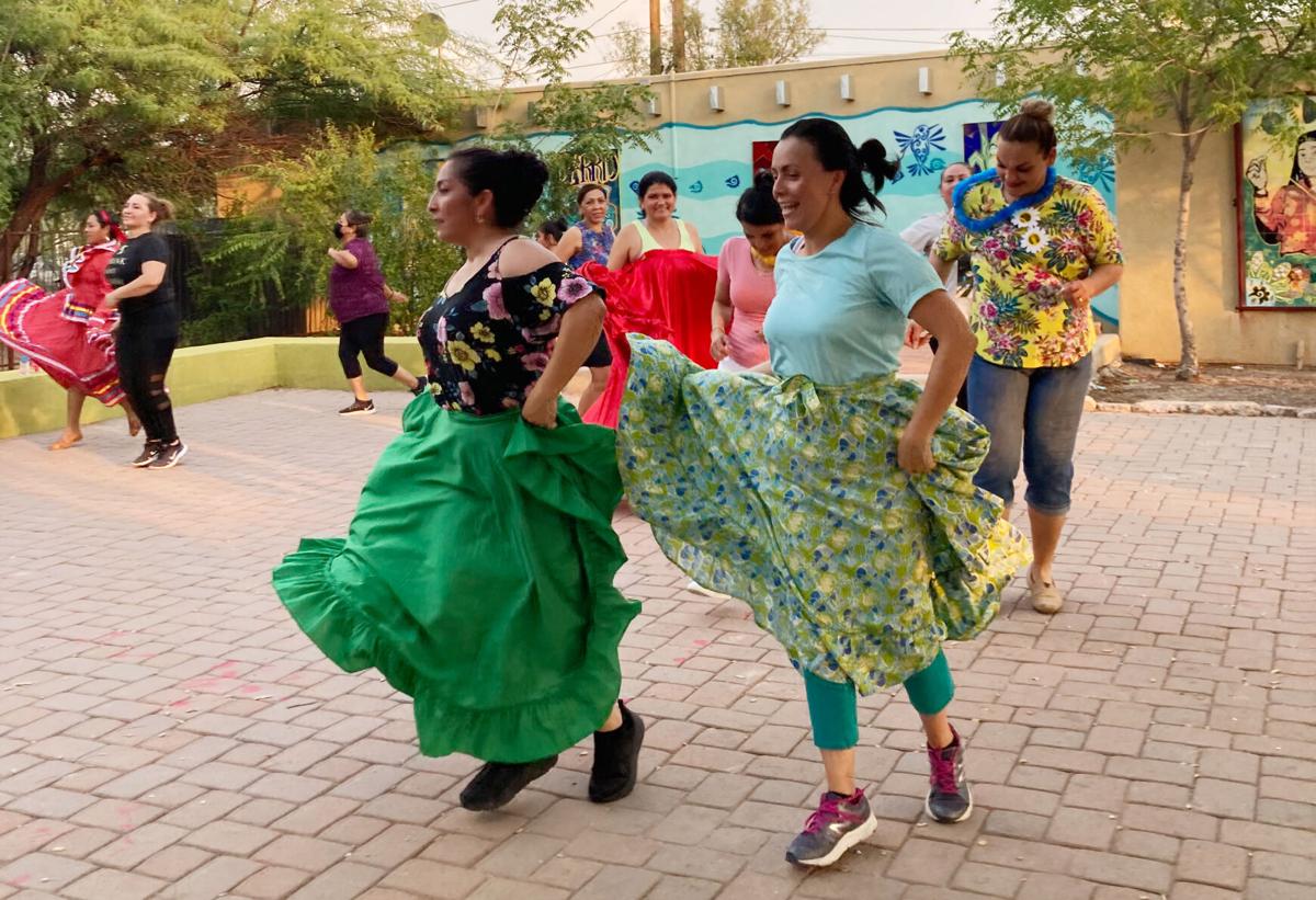 Promotoras Folklorico