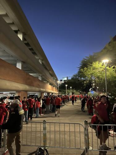 Arizona students line up for Auburn game