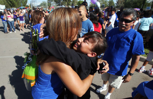 Sunnyside Little League softball team arrives home