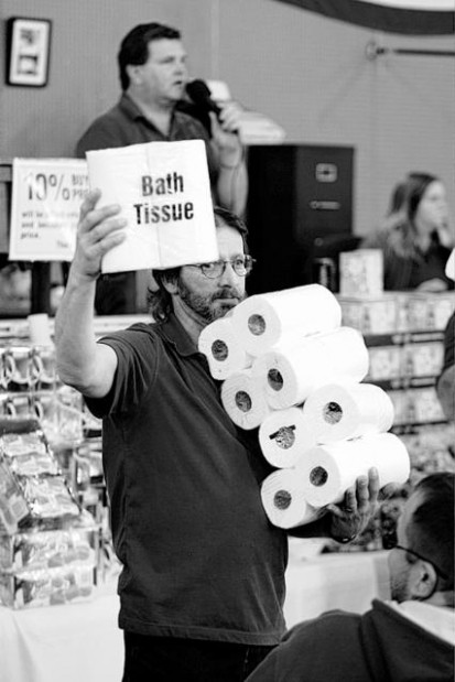 Food auctions filling the pantry for many cash-short Americans  
