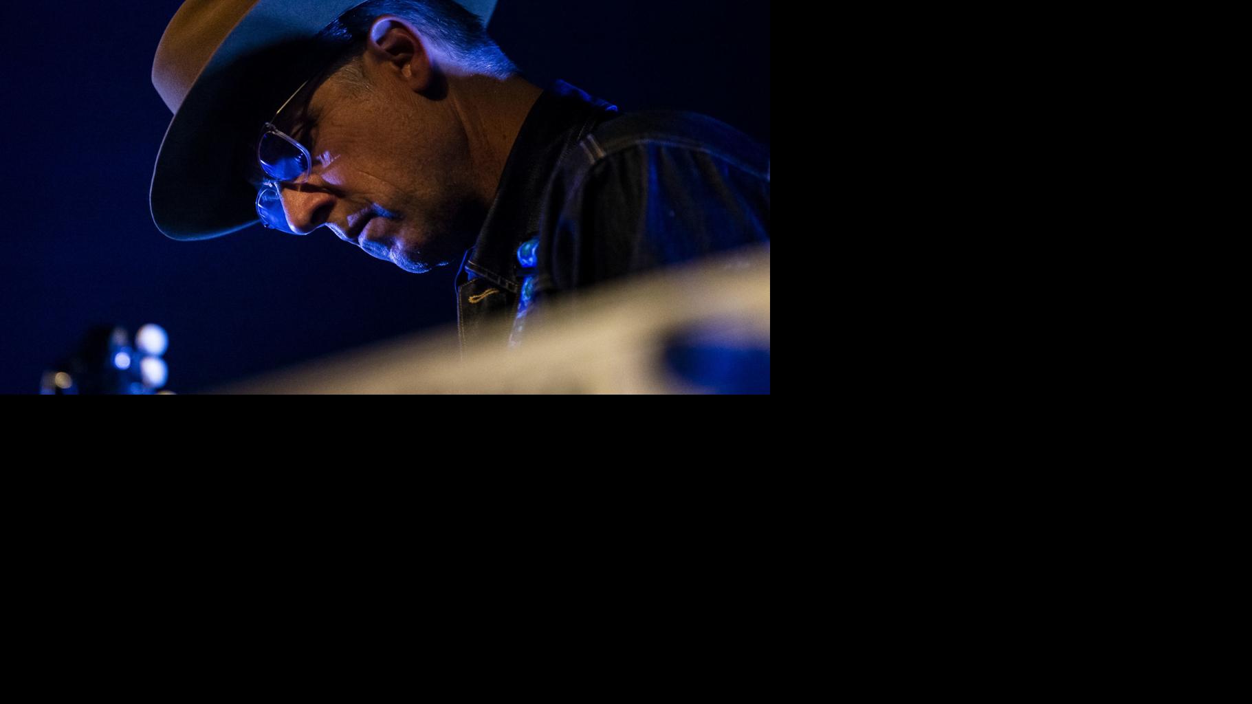 Tucson's Joey Burns, Lead Guitar part of Arizona coronavirus telethon