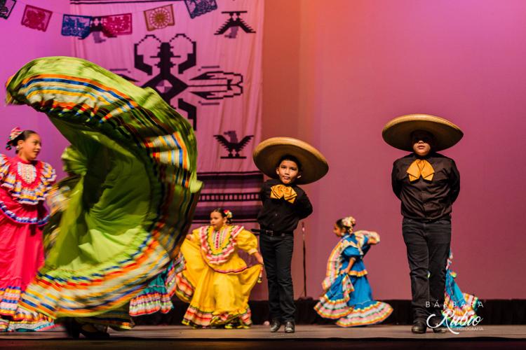 Ballet Folklorico Tapatío