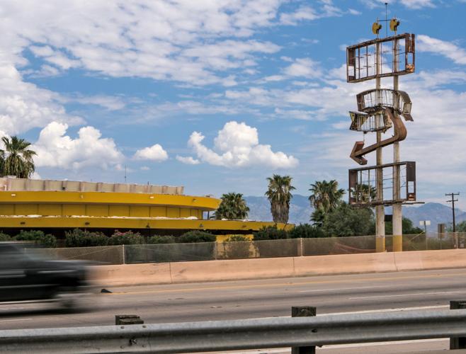 Spanish Trail Motel Sign